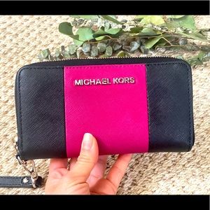 Michael Kors Wristlet